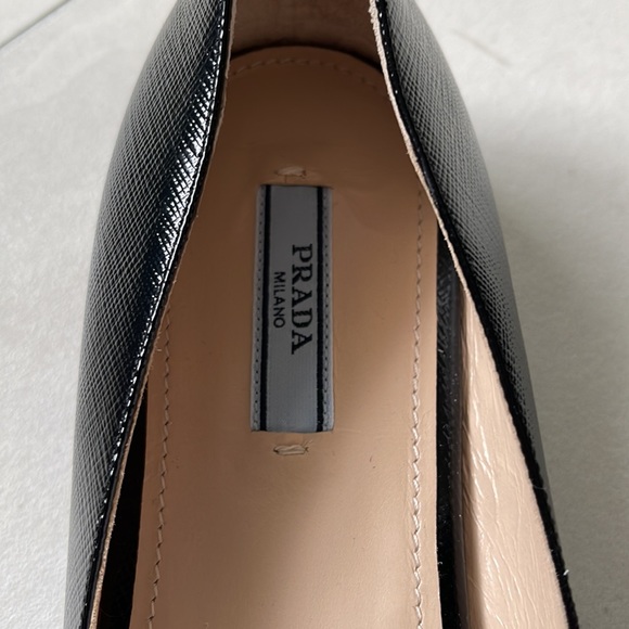 Prada saffiano leather bow tie flats. Size 37.5 - Picture 2 of 11
